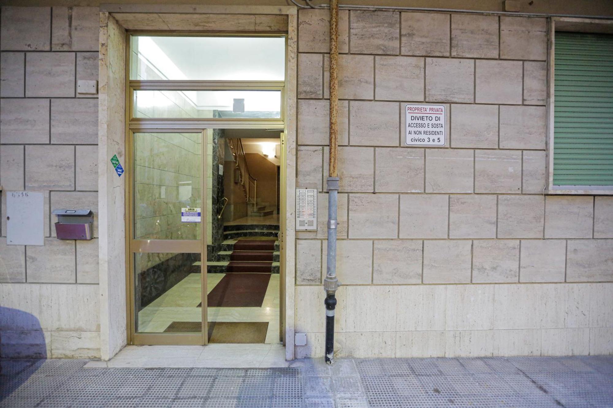 A 100m Dal Mare E Dal Gaslini Genua